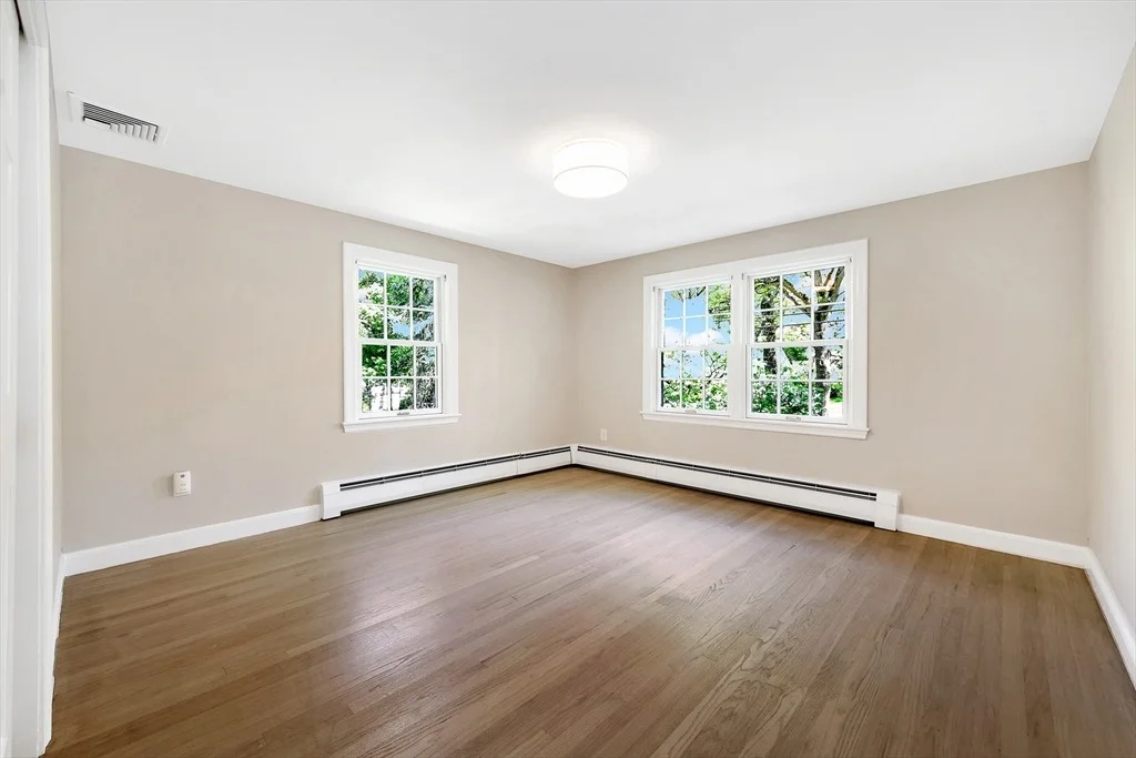 Photo of 27 Lantern Ln