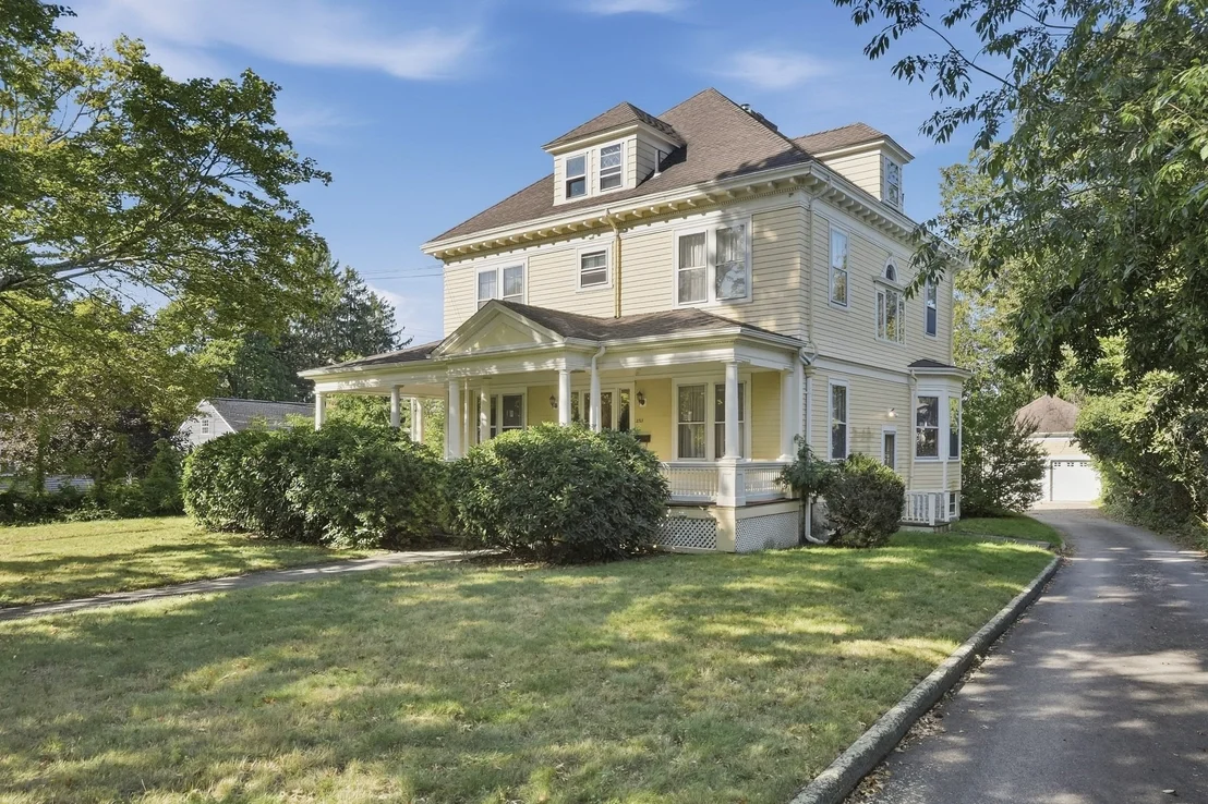 Photo of 252 Main Street