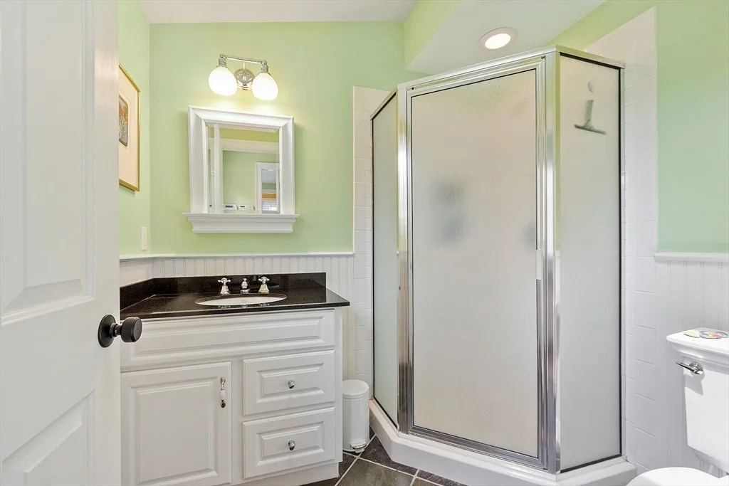 Photo of 166 Harrington Ave