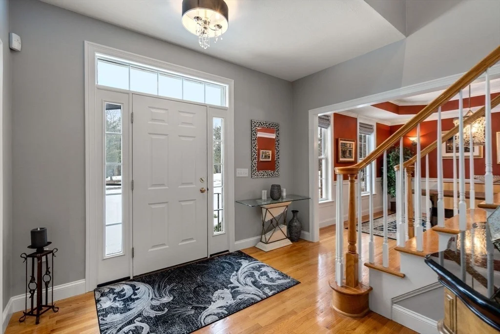 Photo of 18 Lexington Cir