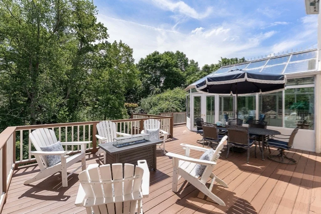 Photo of 8 Buttonwood Dr