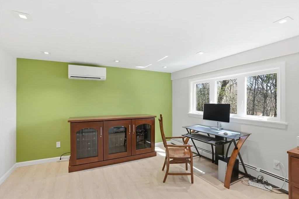 Photo of 33 Algonquin Rd