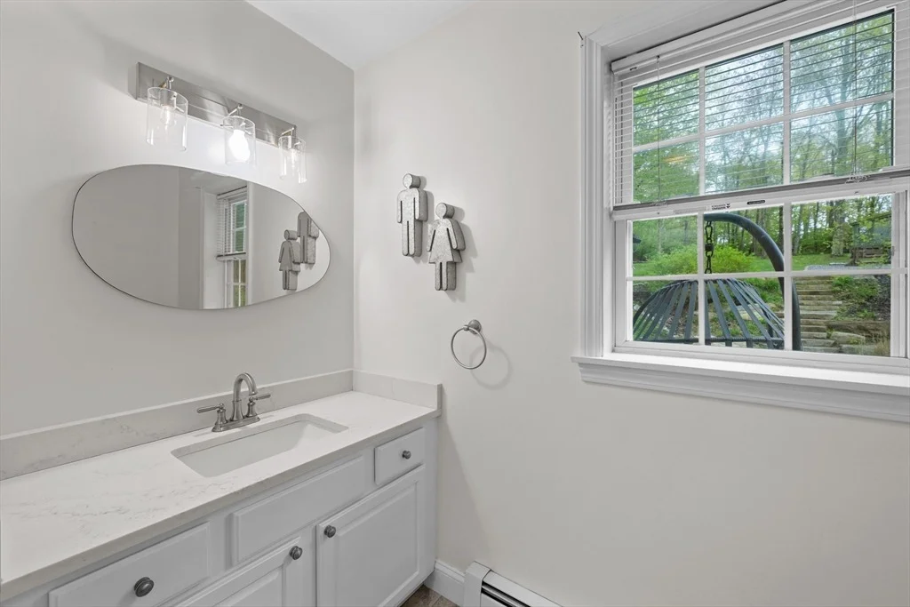 Photo of 13 Thompson Pond Rd