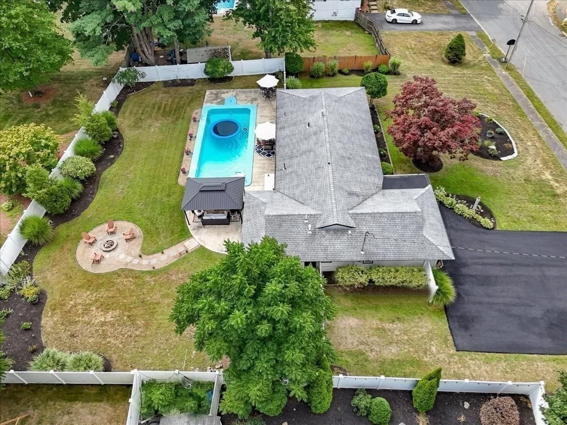 Photo of 9 Algonquin Road