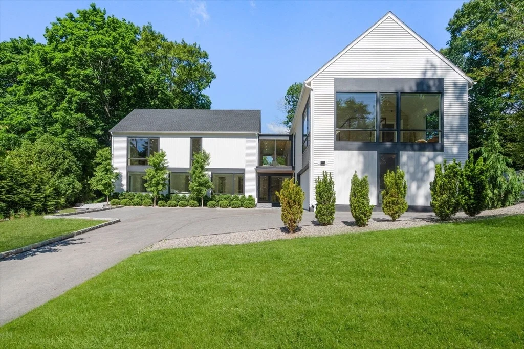 Photo of 21 White Oak Rd