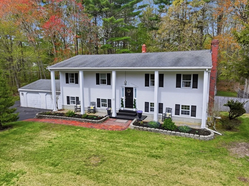 Photo of 15 Hemlock Dr