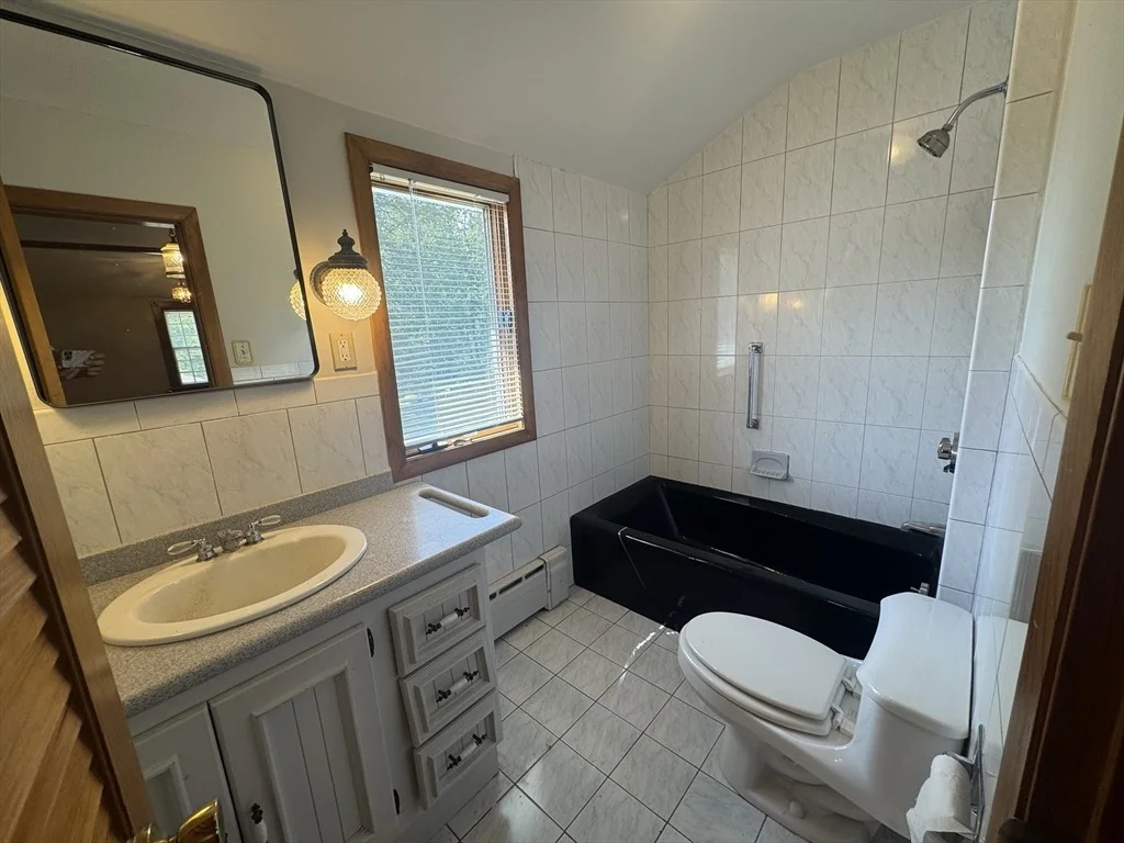 Photo of 42 Benjamin Rd