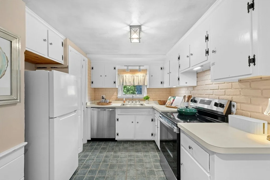 Photo of 171 Lawson Rd.