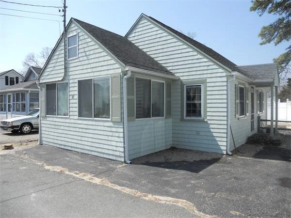 Photo of 27 Pleasant St