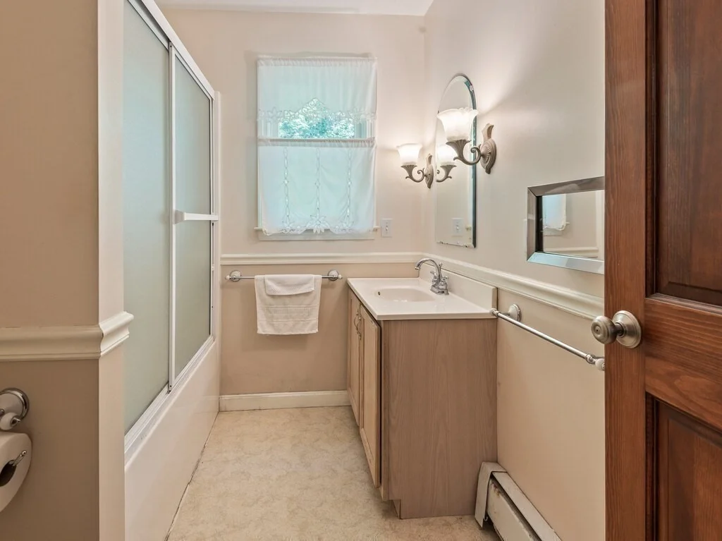 Photo of 189 Maple Avenue