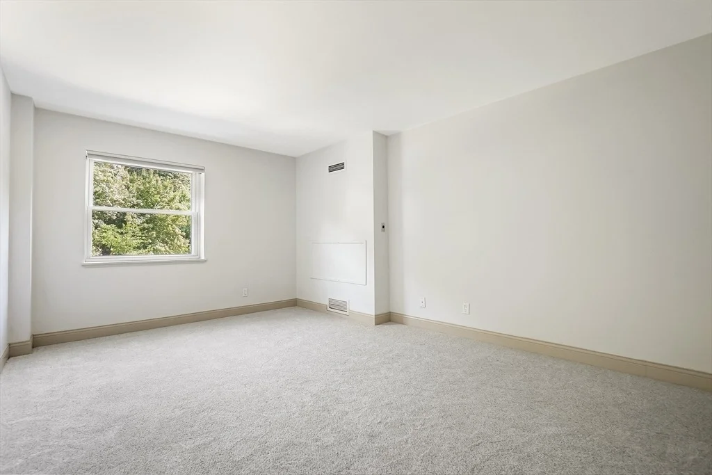 Photo of Unit 607 at 1600 Beacon Street