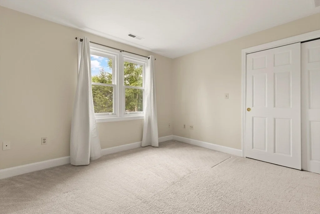 Photo of 323 Robert Rd