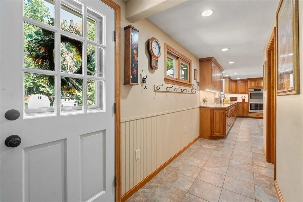 Photo of 16 Burbank Lane