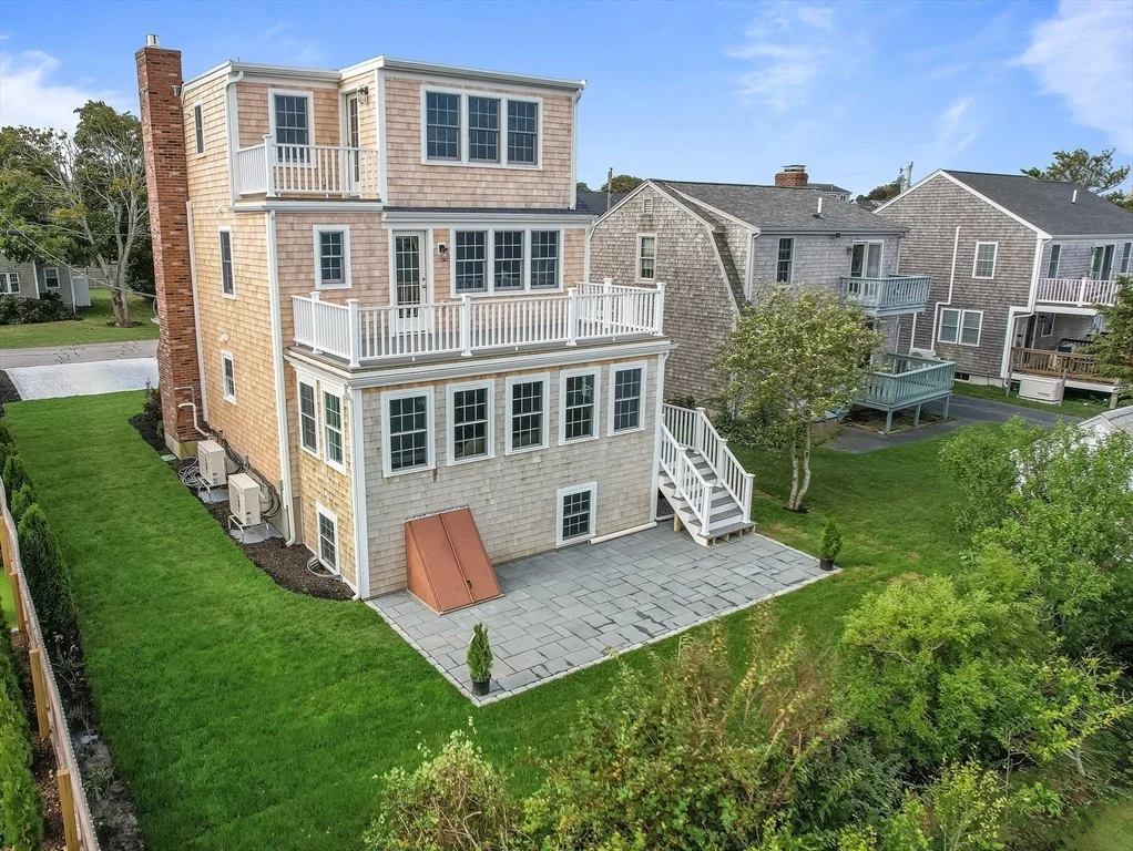 Photo of 61 Tupper Ave