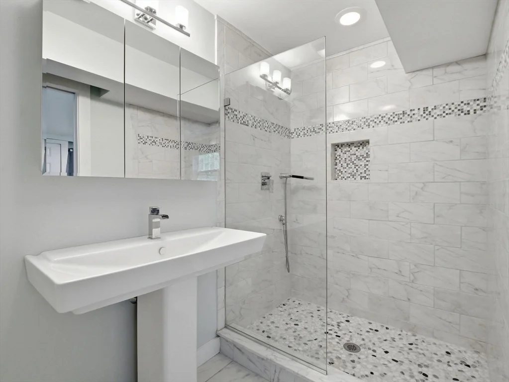 Photo of 62 Juniper Rd