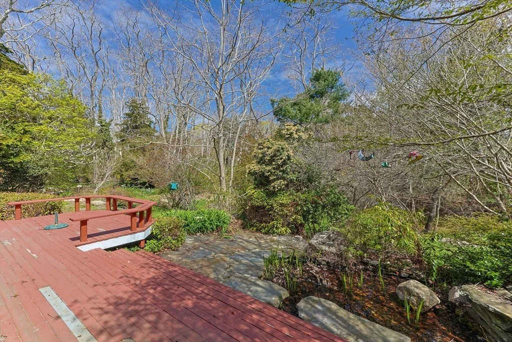 Photo of 90 Comanche Dr