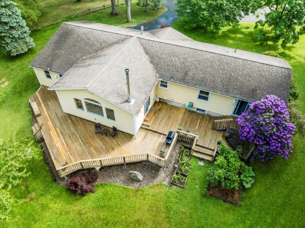 Photo of 54 Deepwoods Dr