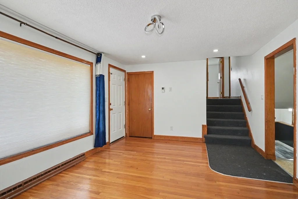 Photo of 14 Kazimer Dr