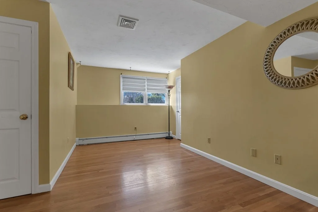 Photo of 8 Park Cir