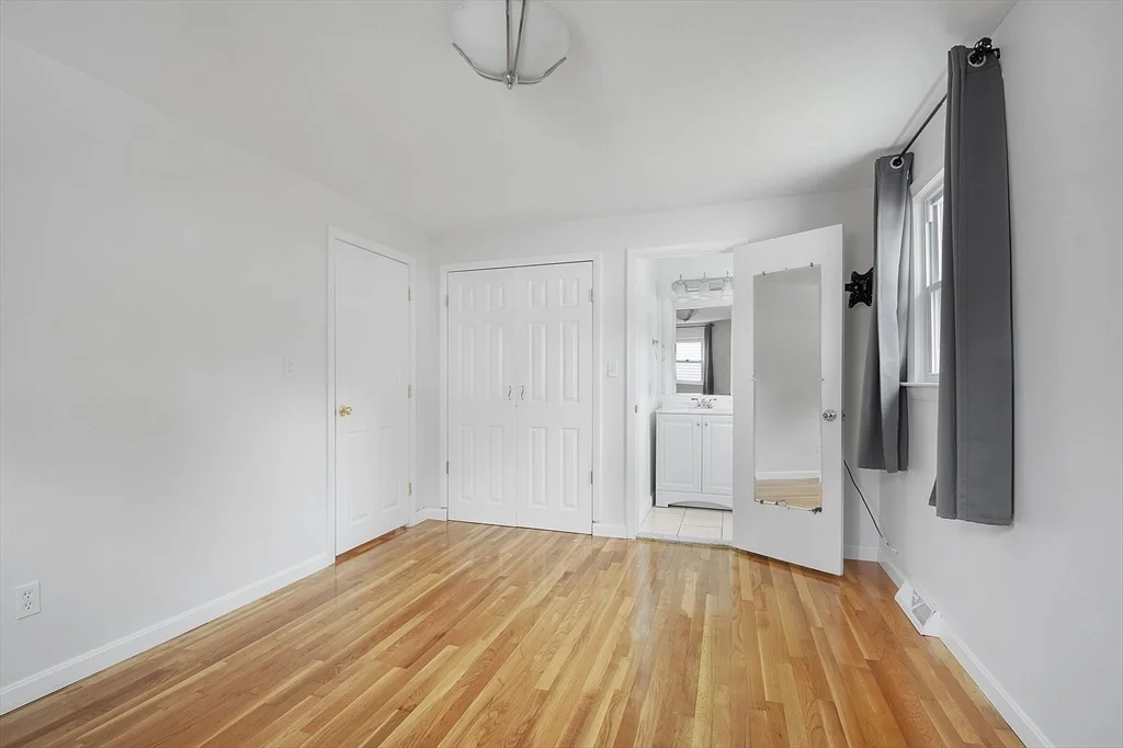 Photo of 52 Venus Dr