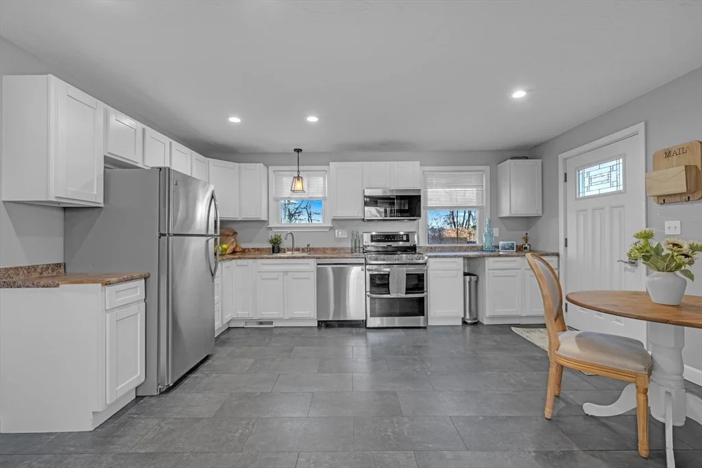 Photo of 8 Sunset Dr