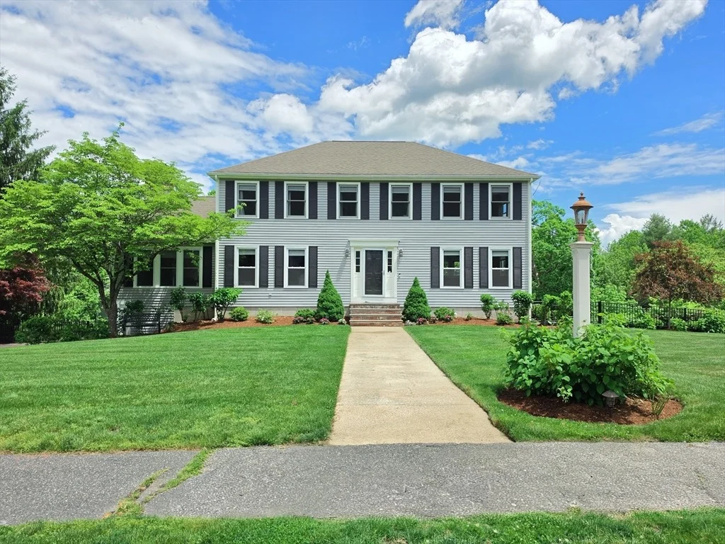 Photo of 8 Blue Jay Ln