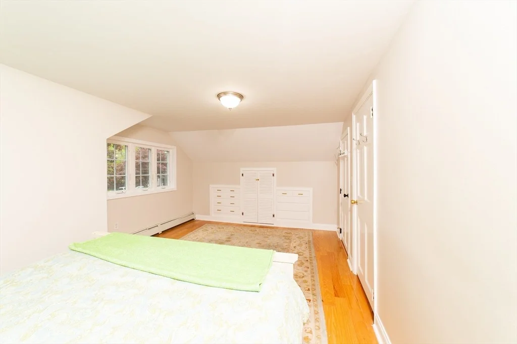 Photo of 30 Veery Rd