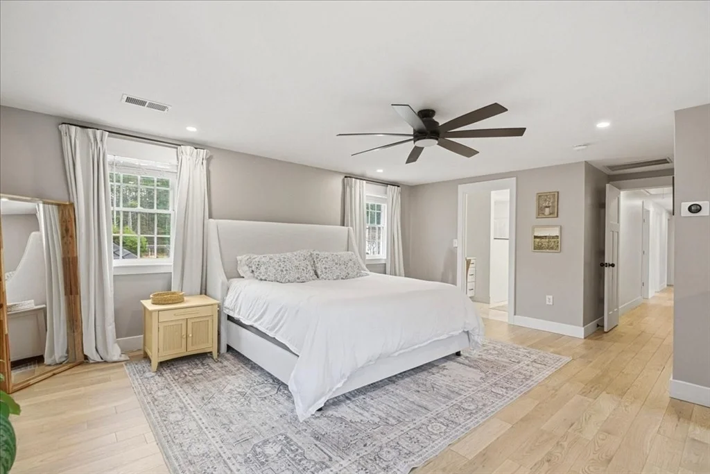Photo of 2 Commons Dr