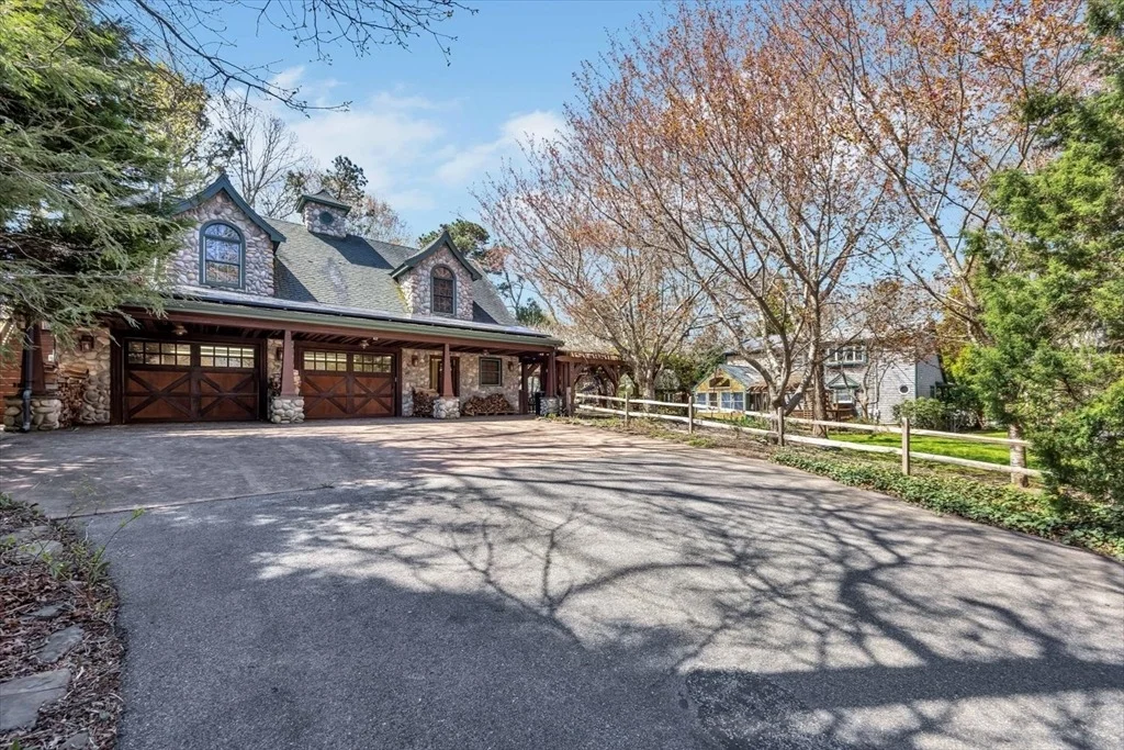 Photo of 34 Hilltop Dr