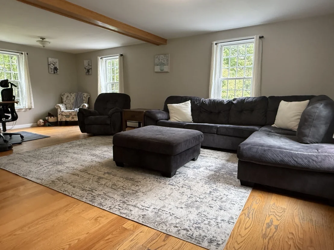 Photo of 823 Moore Rd