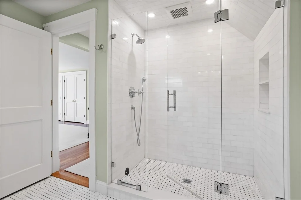 Photo of 612 Lexington