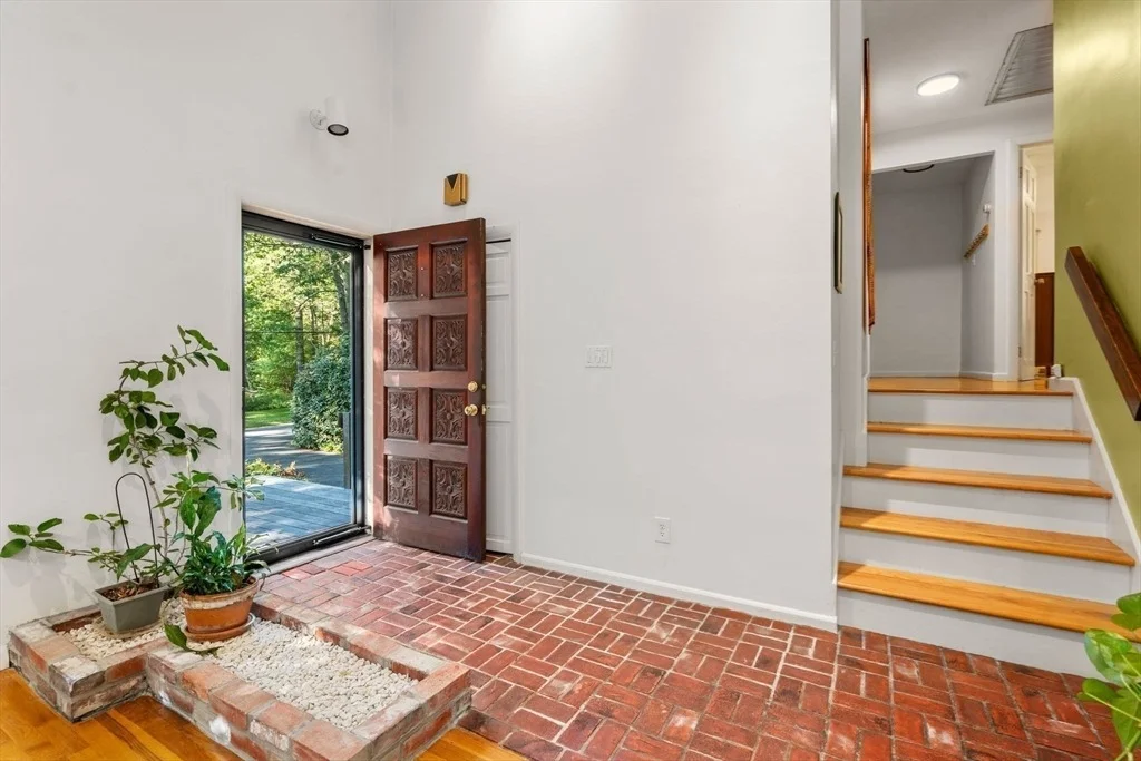Photo of 14 Tanbark Rd