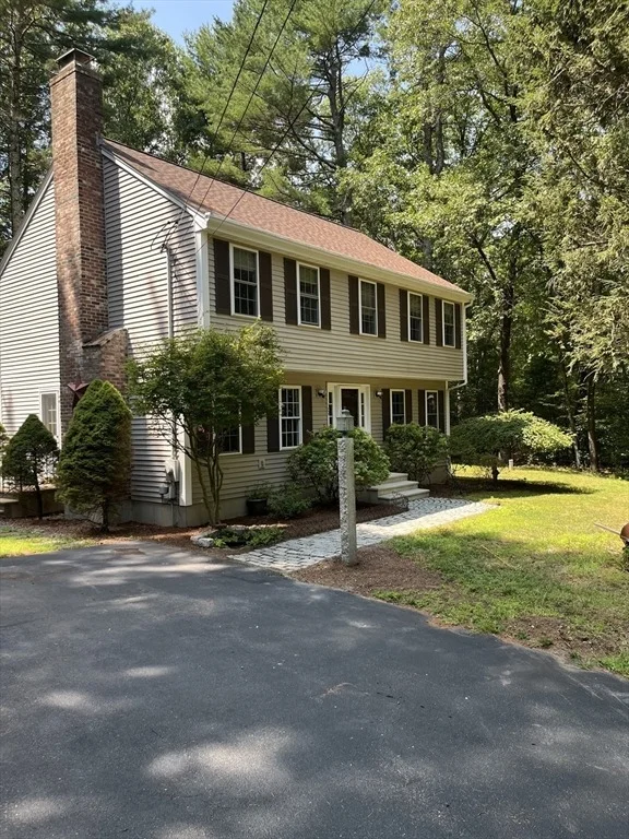 Photo of 304 West River Road