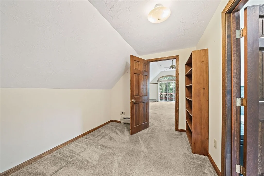 Photo of 20 Biscayne Dr