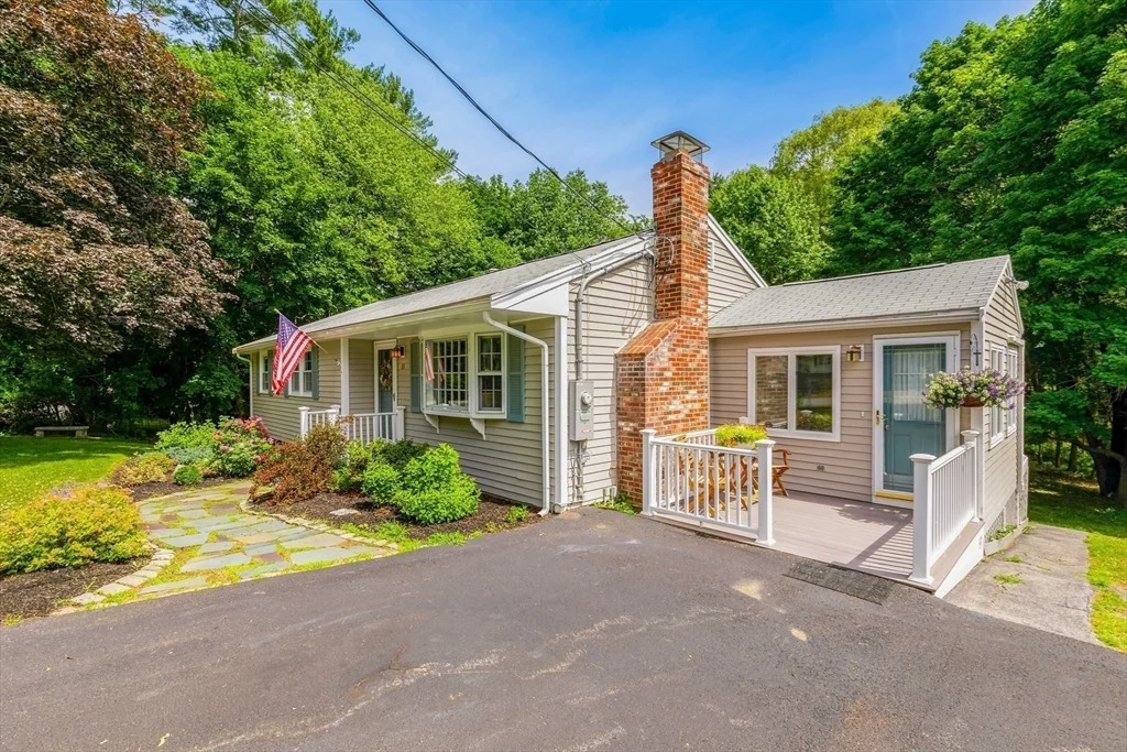 Photo of 33 Farnham Rd