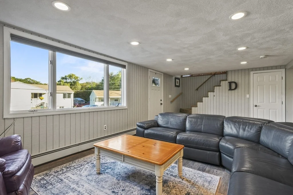 Photo of 105 Commonwealth Road