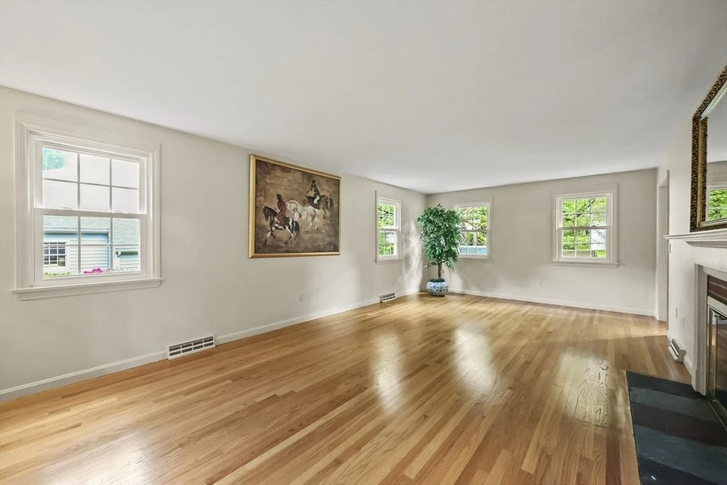 Photo of 92 Morningside Dr