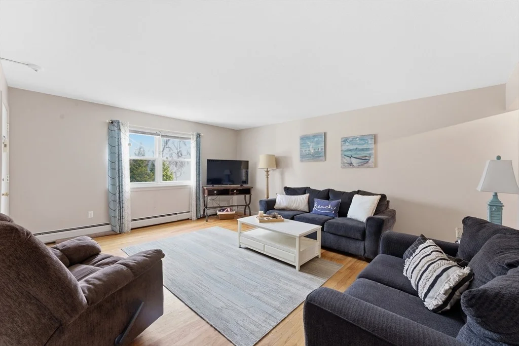 Photo of Unit B at 80 Colonial Cir