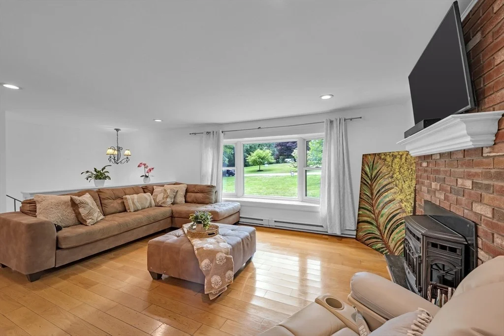 Photo of 27 Hillside Dr
