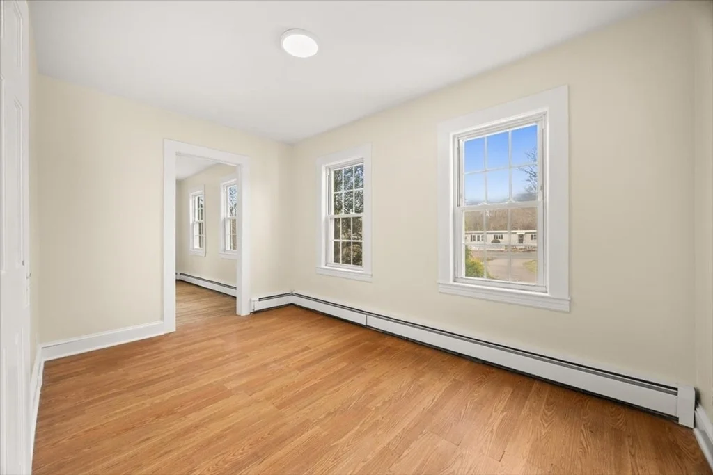 Photo of 1553 Broadway