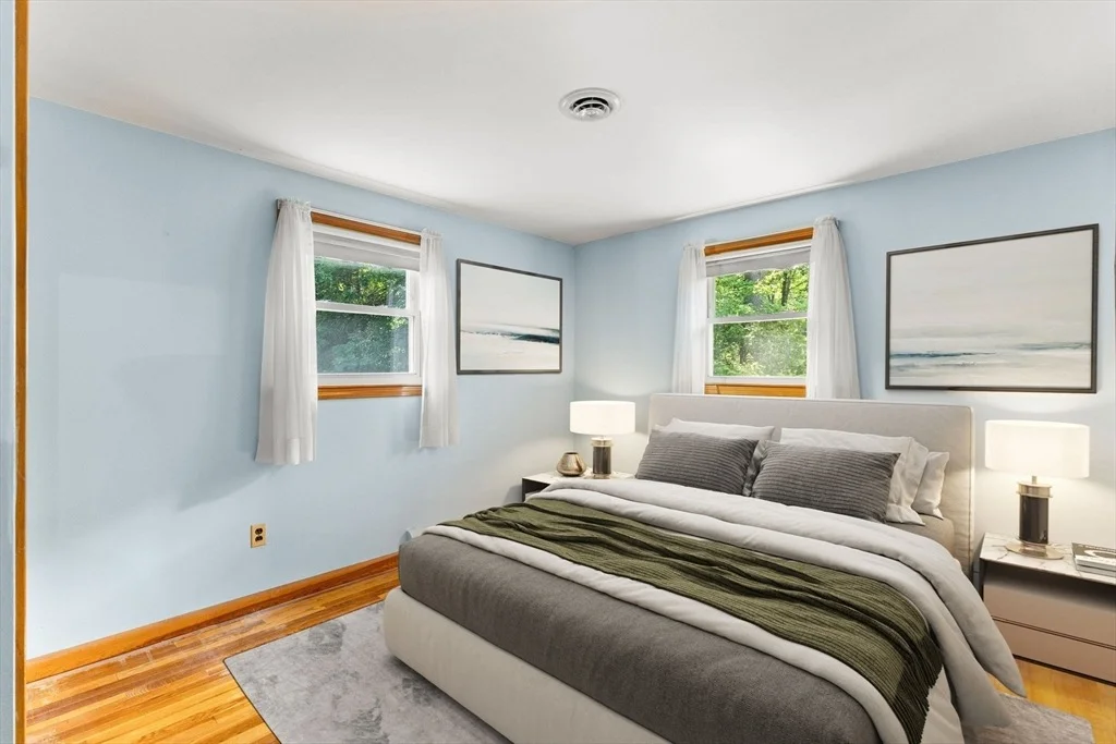 Photo of 28 Windsor Cir