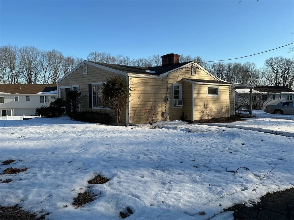 Photo of 251 Fuller Rd