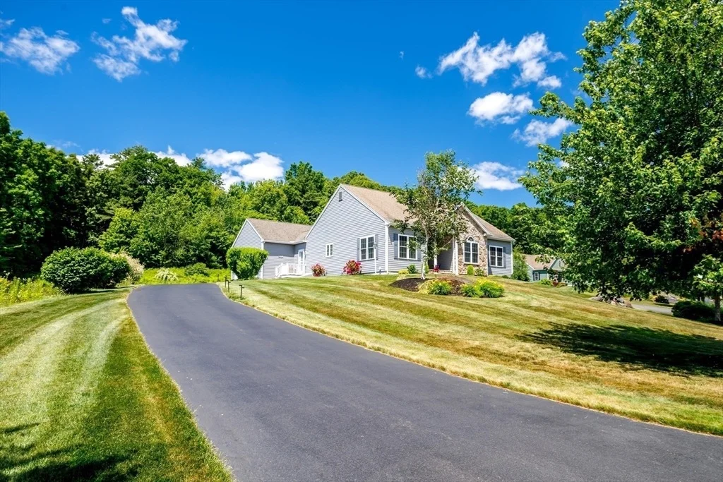 Photo of 150 Nicholas Dr