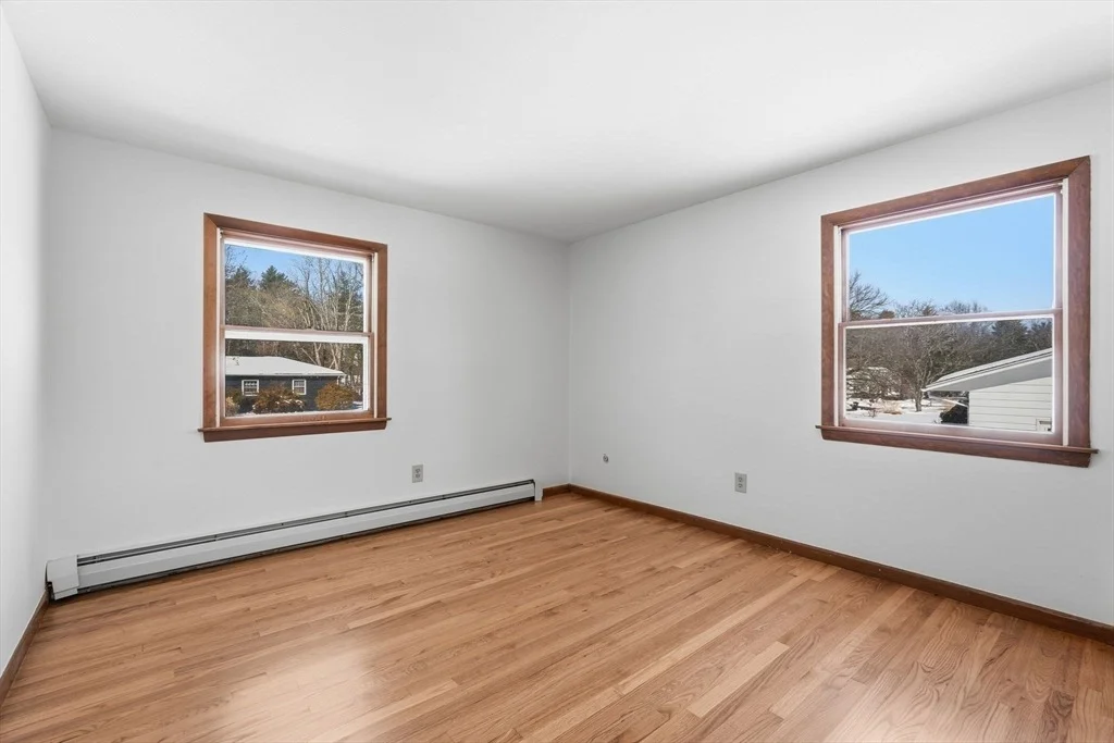 Photo of 132 Pondview Dr