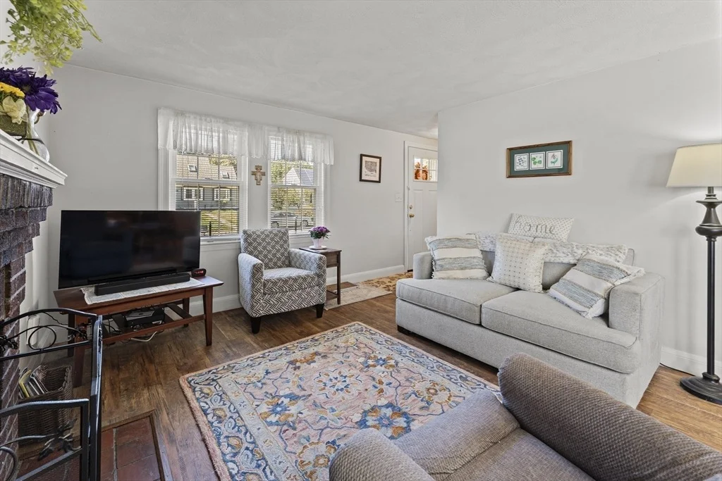 Photo of 85 Oak St
