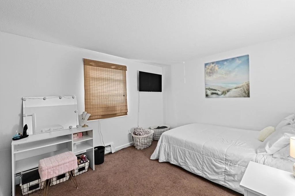 Photo of Unit E at 21 Pine St