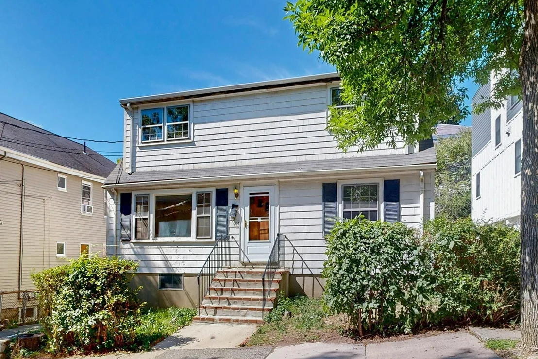 Photo of 20 Harvard St.
