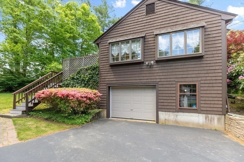 Photo of 80 Buttonwood Lane