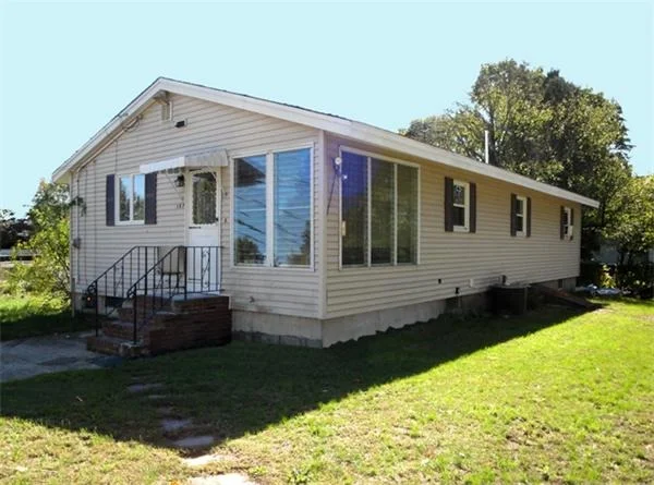 Photo of 587 Lowell Street