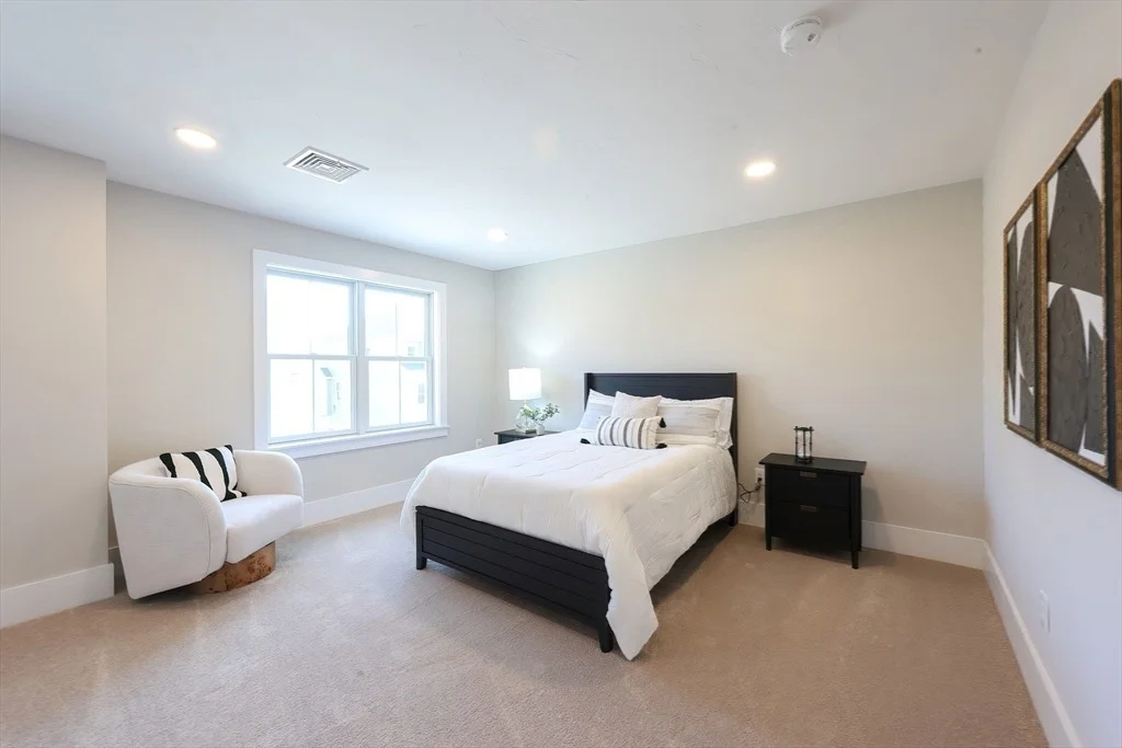 Photo of Unit UNIT18 at 27 Thomas Mann Circle